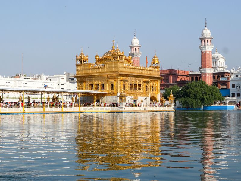 Affordable Delhi, Amritsar, Vaishno Devi, Haridwar Tour Package