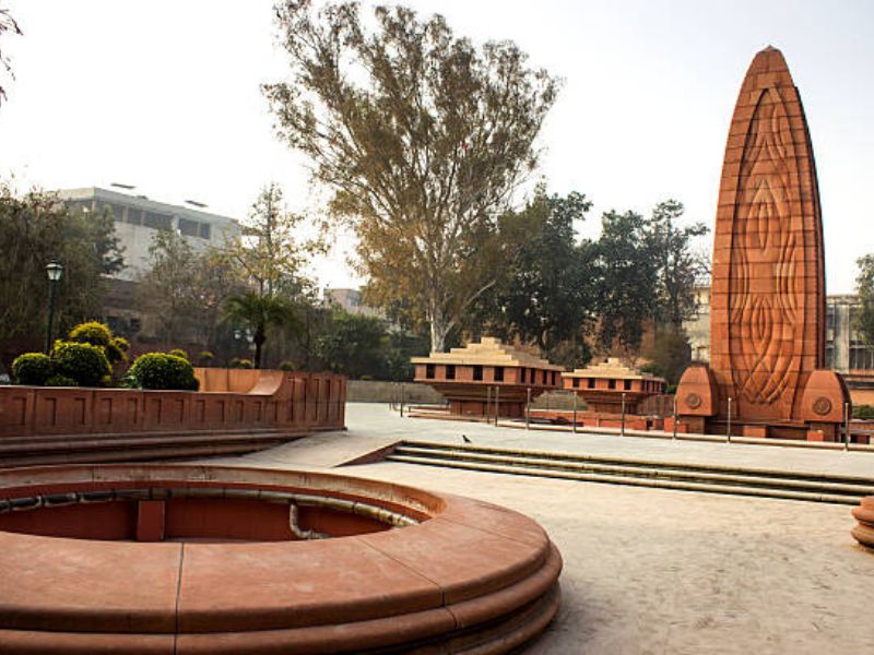 Affordable Delhi, Amritsar, Vaishno Devi, Haridwar Tour Package